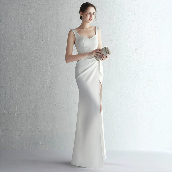 Luxe Mermaid Gown – Sophisticated Evening Dress for Hosts and Year-End Events (2025)