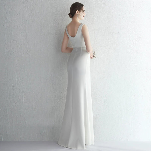 Luxe Mermaid Gown – Sophisticated Evening Dress for Hosts and Year-End Events (2025)