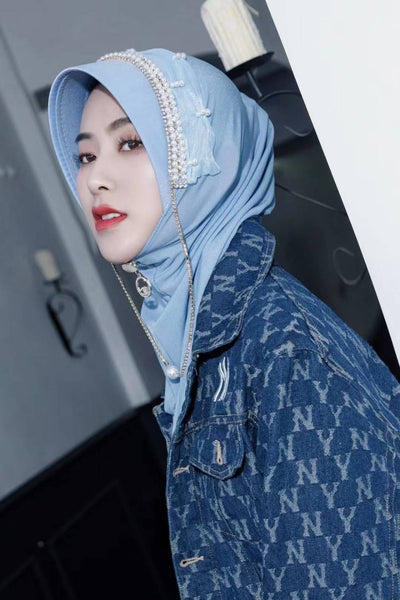 Nadia-Baby Blue Eyes Radiance Pearl y Rhinestone Chain Hijab Cap