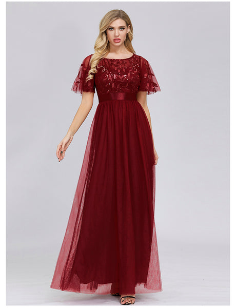A-Linien-Abendkleid aus Tüll mit kurzen Glockenärmeln, Rundhalsausschnitt, Paillettenbesatz und Gürtel
