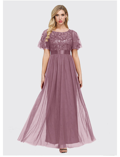 A-Linien-Abendkleid aus Tüll mit kurzen Glockenärmeln, Rundhalsausschnitt, Paillettenbesatz und Gürtel