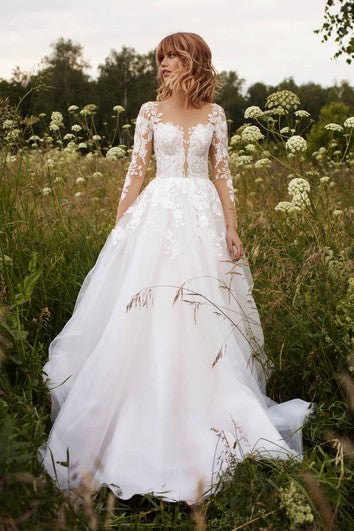 Vestido de novia adorable con manga de ilusión con detalles de encaje y botón de ilusión