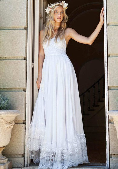 Elegante vestido de novia de encaje de gasa sin mangas en el piso