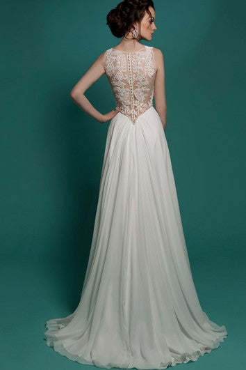Robe trapèze longue en mousseline de soie illusion sans manches à col en V avec perles et appliques en dentelle