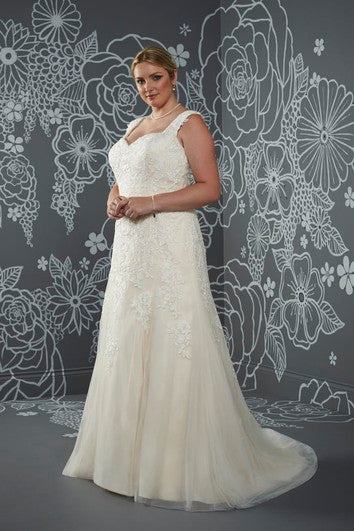 Robe trapèze longue au sol sans manches en satin avec traîne illusion et appliques