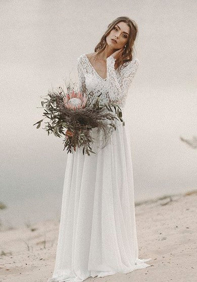 Robe de mariée trapèze simple à manches longues avec dentelle et col en V
