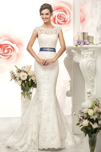 Mermaid Long Bateau Cap-Sleeve Illusion Vestido de encaje con apliques