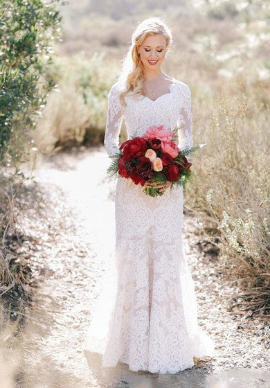 Robes de mariée élégantes à manches longues et col en V en dentelle pour le jardin