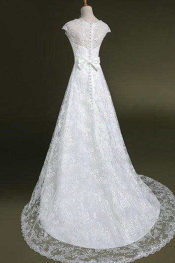 Robe trapèze en dentelle avec fermeture éclair au dos et appliques longueur au sol