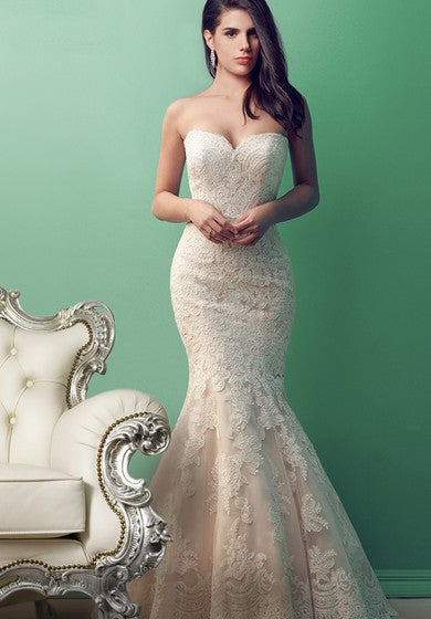 Vestido de boda de trompeta de encaje de amor glamoroso