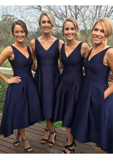 Vestido de satén a satinado con cuello en V sin mangas