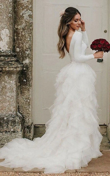 Vestido de boda con volantes con cuello de cuello de cuello largo con espalda de baja v con espalda