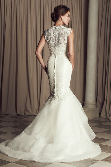 Vestido de organza con Ruching y Queen Anne Escote