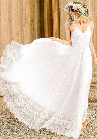 Elegante vestido de novia de encaje de gasa sin mangas en el piso