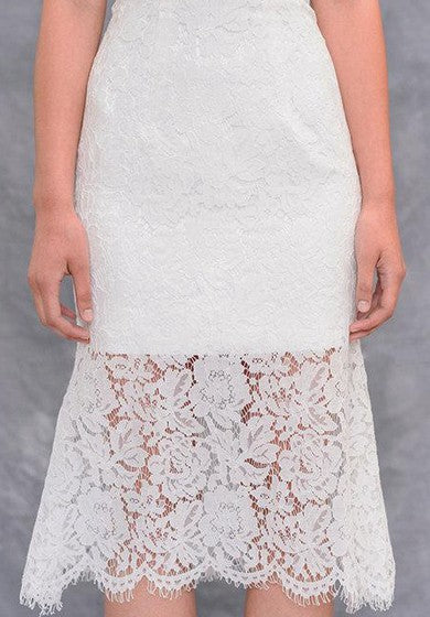 Vestido de satén de encaje en V de altura alta