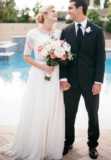 A-Linien-Brautkleid mit Perlenbesatz und halblangen Ärmeln in Elfenbein