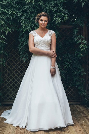 Robe trapèze longue au sol, col en V, en mousseline de soie, avec traîne courte croisée et appliques