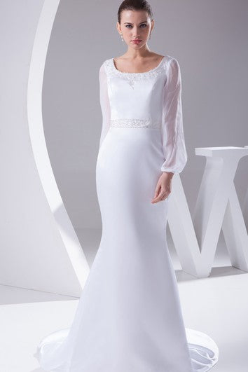 Vestido de satén de sirena con cuentas cuadradas con diseño de manga larga y tren de la corte
