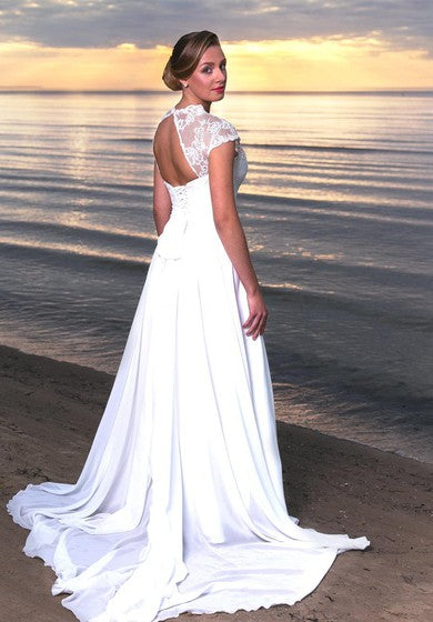 Robe trapèze en mousseline à manches courtes et col en V avec trou de serrure dans le dos