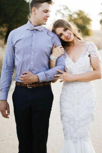 Robe sirène mini décolleté en cœur avec clochette plissée et perles appliquées à plusieurs niveaux en dentelle dos nu