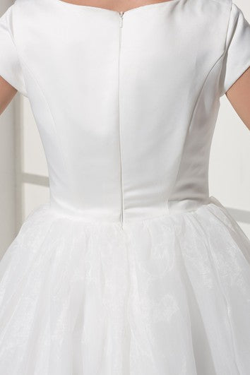 Vestido de línea A de mini mangas con pliegues