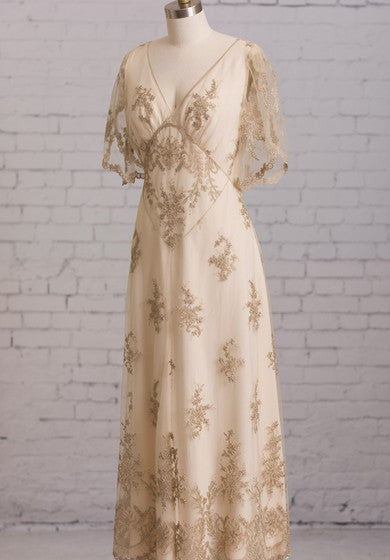 Vestida con ilusión mangas de mariposa v