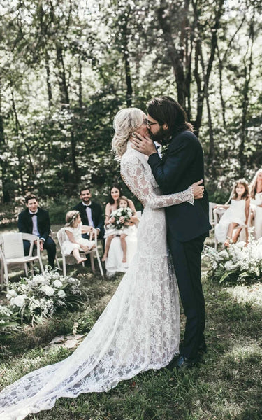 Vestido de novia de manga larga sin espalda sin espalda de encaje de cuello alto con tren de barrido