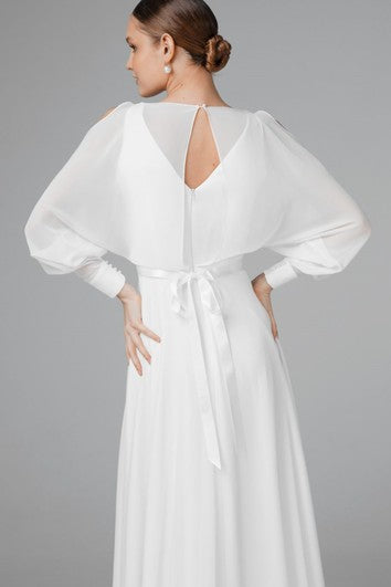 Robe de mariée décontractée en mousseline de soie à col bateau et traîne