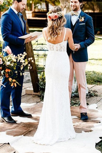 Robe de mariée éthérée en dentelle, longueur au sol, fourreau spaghetti, sans manches, avec devant fendu