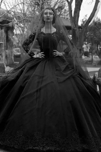 Vestido de pelota Lace Tul Bateau Manga larga Vestido de novia de barrido hasta el suelo con apliques y pliegues