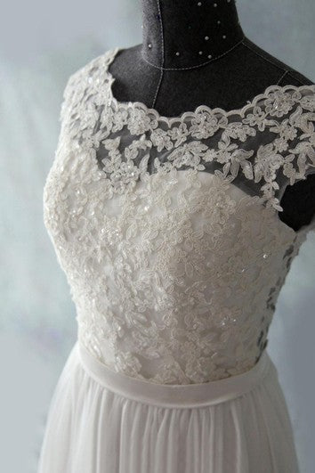 Vestido de chifón y encaje de la manga de la gorra con espalda de bajo V