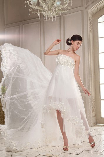 Vestido plisado alto sin tirantes con flores