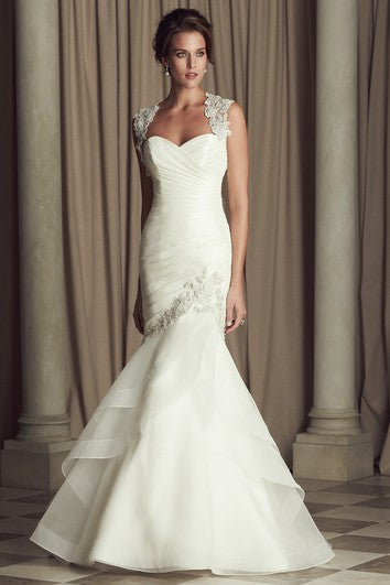 Vestido de organza con Ruching y Queen Anne Escote
