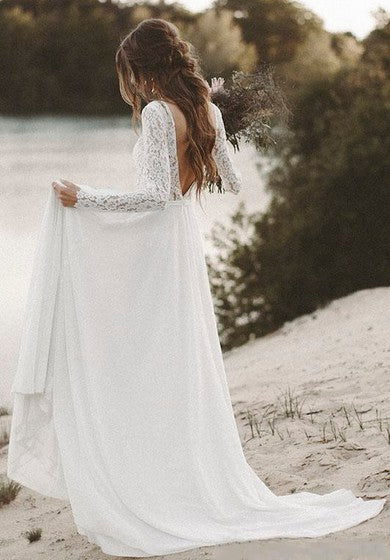 Robe de mariée trapèze simple à manches longues avec dentelle et col en V