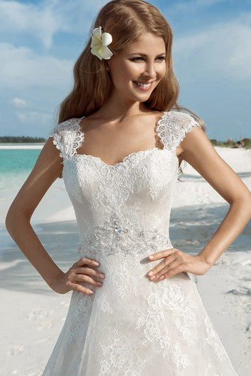 Vestido de encaje de encaje de tapa de cuello cuadrado de una línea A