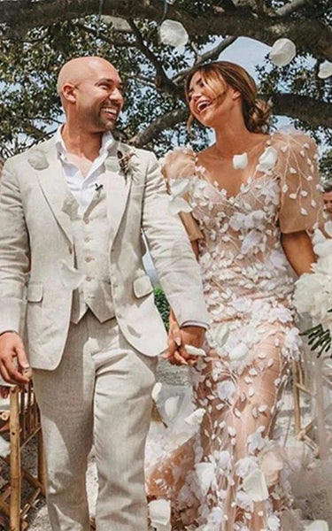 Sofisticada sirena de encaje media manga en vy ojo de novia de cuello con cuello en v vestido de novia