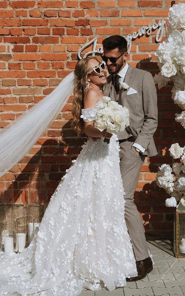Vestido de boda de encaje de encaje floral fuera del hombro