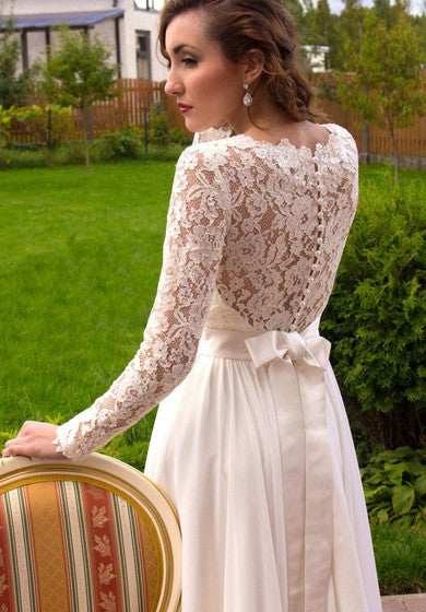 Robe de mariée en satin et dentelle à manches longues en mousseline de soie
