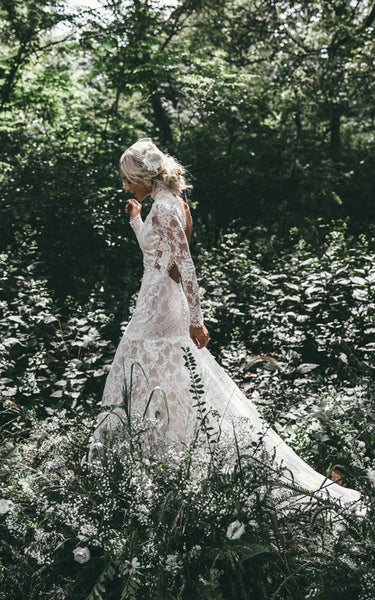 Vestido de novia de manga larga sin espalda sin espalda de encaje de cuello alto con tren de barrido