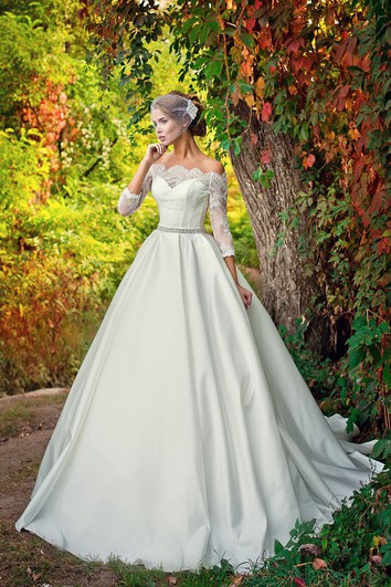 Vestido de novia satinado A-the-the-the-line con corpiño de encaje y cintura con cuentas