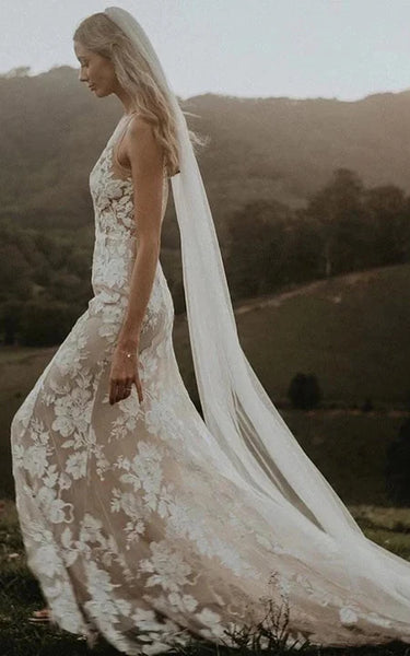 Vestido de novia de la vaina de encaje sin mangas en V