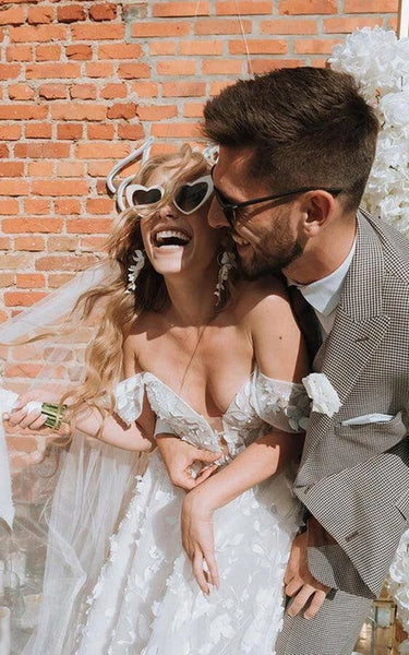 Vestido de boda de encaje de encaje floral fuera del hombro