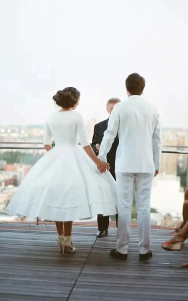 Vestido de novia de media manga de té satinado hundido