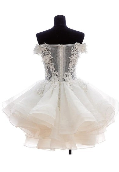 Robe de bal mini épaules dénudées avec appliques, bouton, fermeture éclair, corset, dos en dentelle et organza