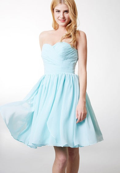Zierliches Chiffonkleid in A-Linie mit gerüschtem Mieder und mehreren Lagen