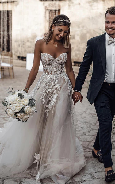 Sweetheart Flowy Empire A-Line Tulle Appliques Vestido de novia con tren de barrido