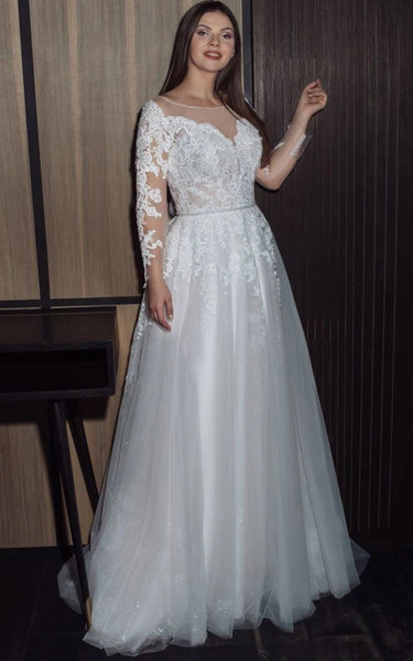 Robe de mariée trapèze grande taille à manches longues et décolleté dégagé avec appliques en dentelle