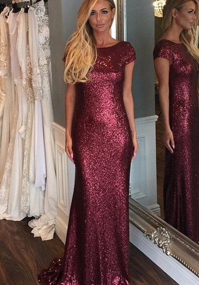 Vestido de lentejuelas con cremallera con la cubierta con tren de barrido