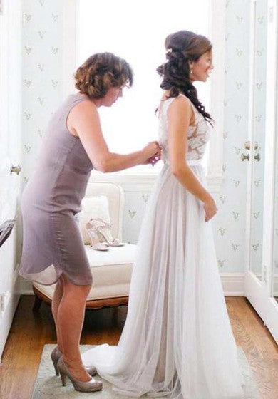 Ärmelloses, langes A-Linien-Tüllkleid mit V-Ausschnitt und Spitzenoberteil