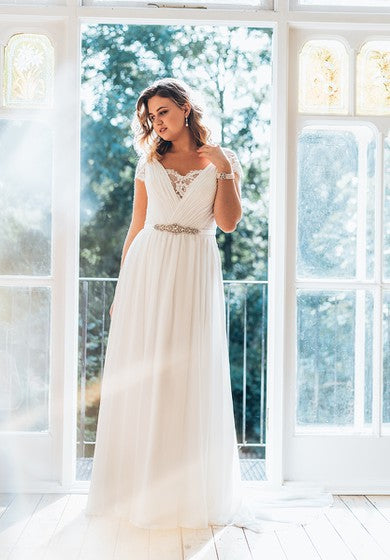 Robe trapèze en mousseline de soie, longueur au sol, col en V, manches courtes, traîne, dentelle illusion